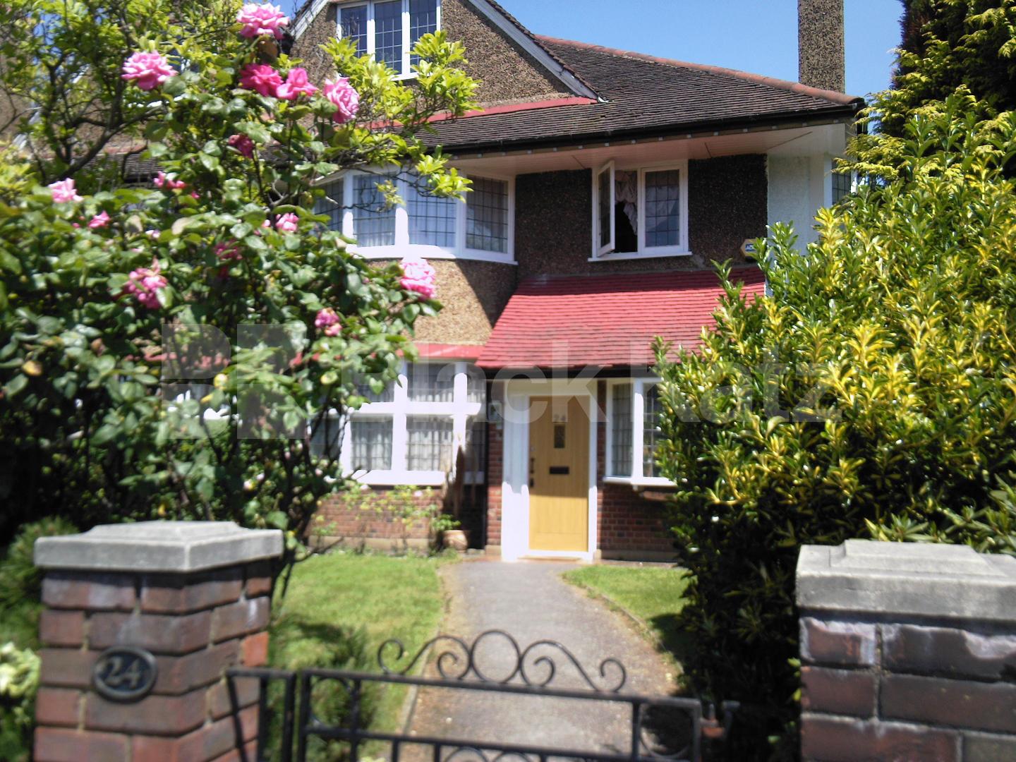 			ALL BILLS INCLUDED!, Studio Apartment, 1 bath, 1 reception Studio			 Great North Road, EAST FINCHLEY